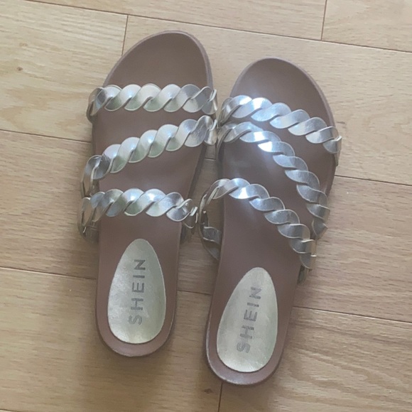 Gold braided detail sandals size 8.5 - Picture 2 of 4